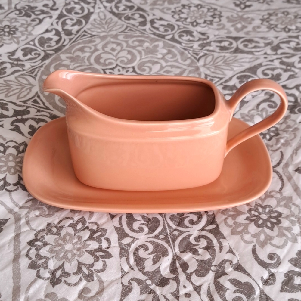 MCM Micasa Color Classics Gravy Boat and Plate in Salmon